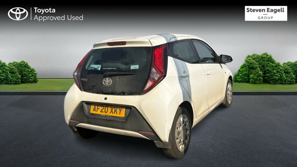 Toyota Aygo 1.0 Vvt-i X-play Hatchback Euro White #2