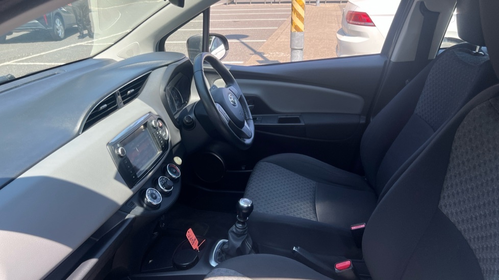 Toyota Yaris 1.33 Dual Vvt-i Icon Hatchback E Grey #5