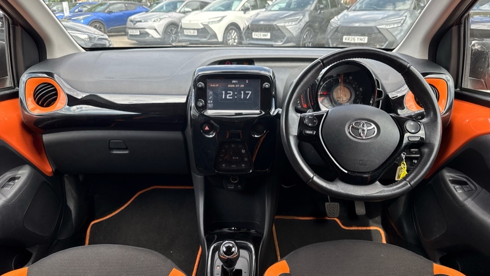 Toyota Aygo 1.0 Vvt-i X-cite X-shift Euro 6 OY69GJE Orange #6