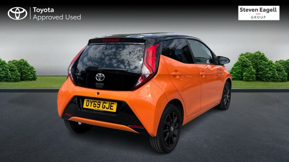 Toyota Aygo 1.0 Vvt-i X-cite X-shift Euro 6 OY69GJE Orange #2