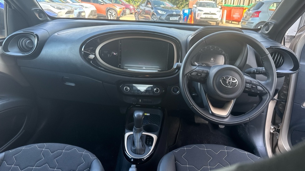 Toyota Aygo X 1.0 Vvt-i Exclusive Hatchback X-shift E Beige #6