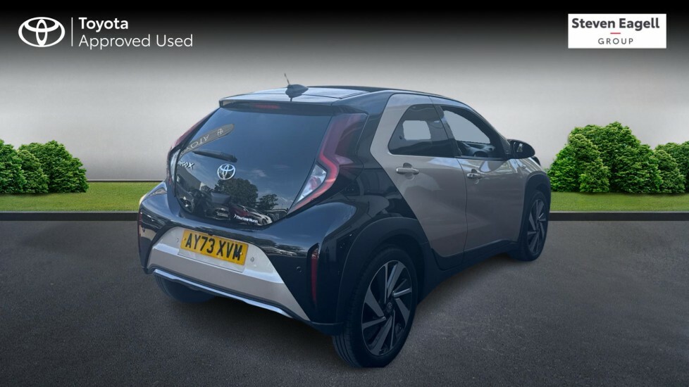 Toyota Aygo X 1.0 Vvt-i Exclusive Hatchback X-shift E Beige #2