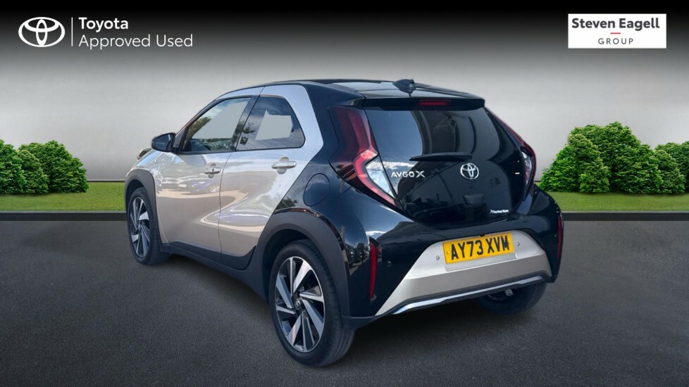 Toyota Aygo X 1.0 Vvt-i Exclusive Hatchback X-shift E Beige #4