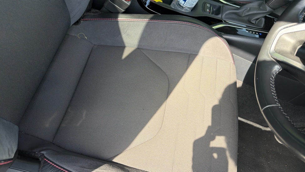 Toyota Corolla Estate 2.0 Vvt-i Design Hybrid Black #17