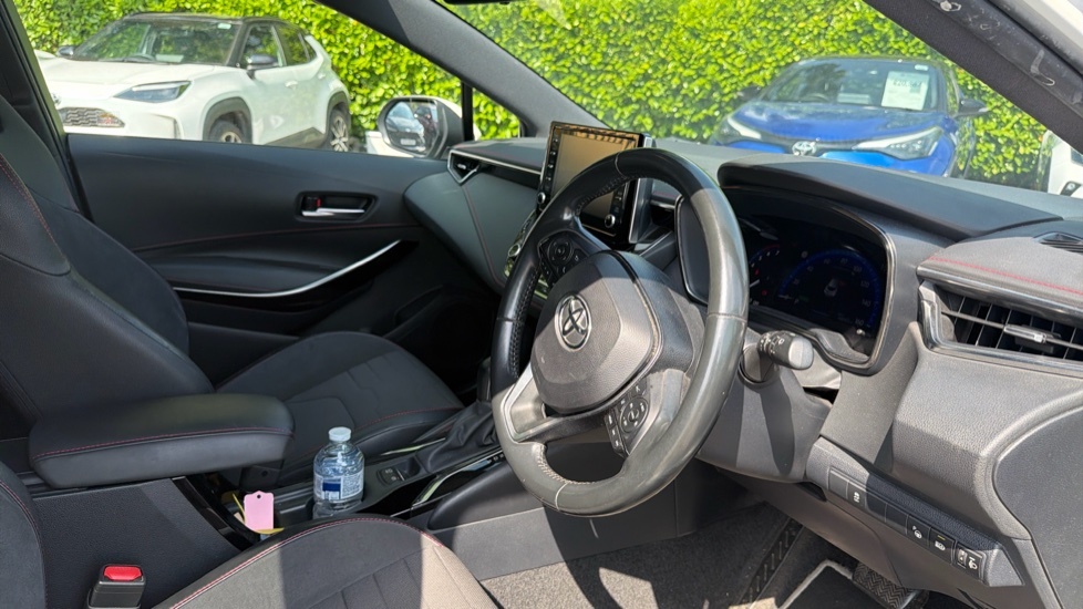 Toyota Corolla Estate 2.0 Vvt-i Design Hybrid Black #12