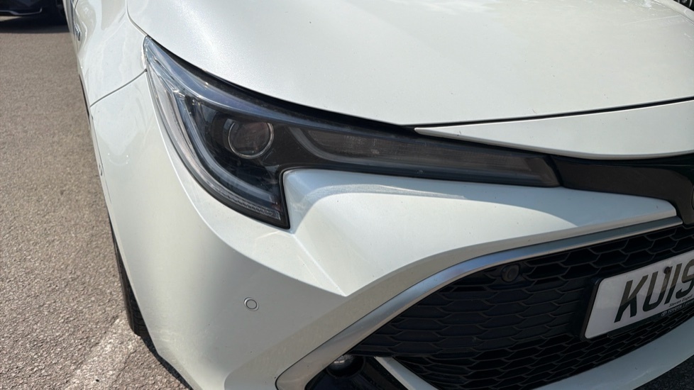 Toyota Corolla Estate 2.0 Vvt-i Design Hybrid Black #20