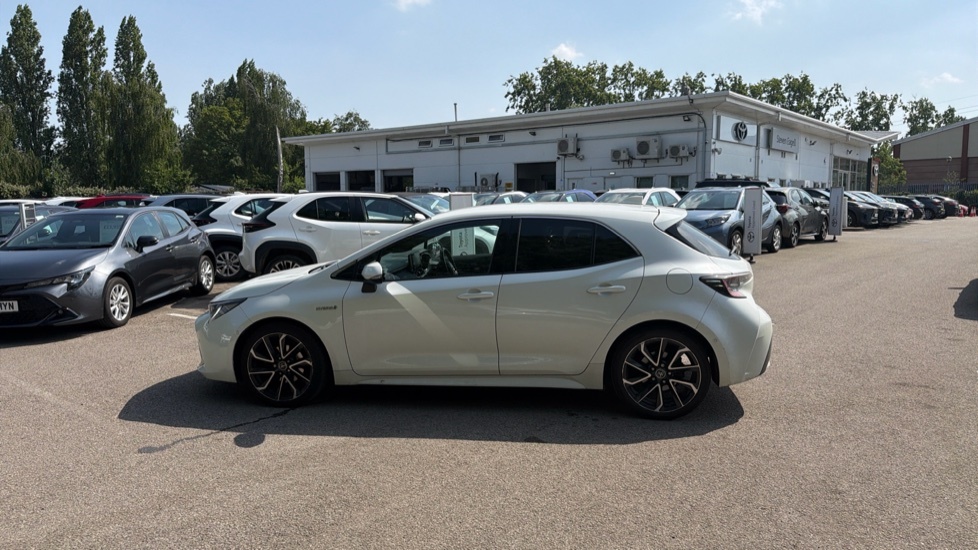 Toyota Corolla Estate 2.0 Vvt-i Design Hybrid Black #24