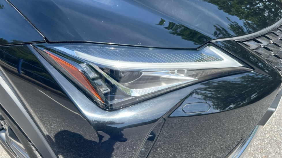 Lexus UX 250H E4 2.0 F-sport Cvt Premium Plussunroof Silver #21