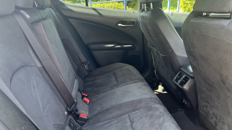 Lexus UX 250H E4 2.0 F-sport Cvt Premium Plussunroof Silver #9