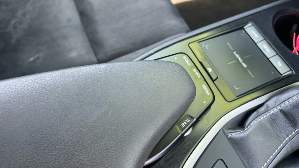Lexus UX 250H E4 2.0 F-sport Cvt Premium Plussunroof Silver #49