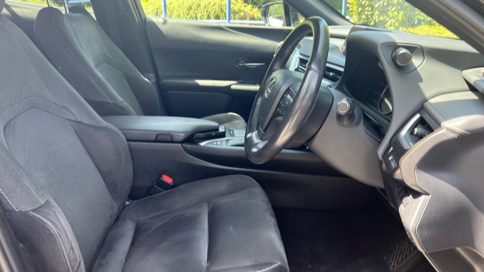 Lexus UX 250H E4 2.0 F-sport Cvt Premium Plussunroof Silver #13