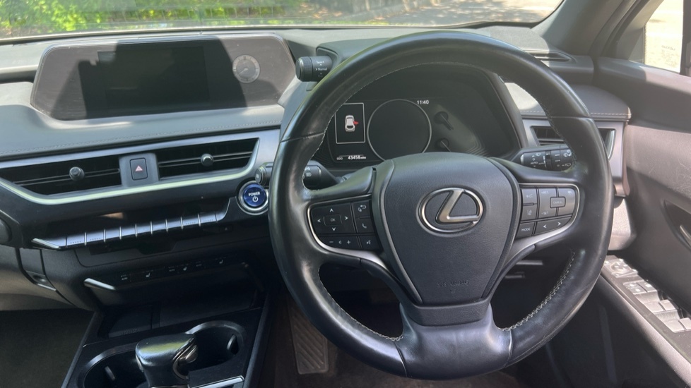 Lexus UX 250H E4 2.0 F-sport Cvt Premium Plussunroof Silver #8