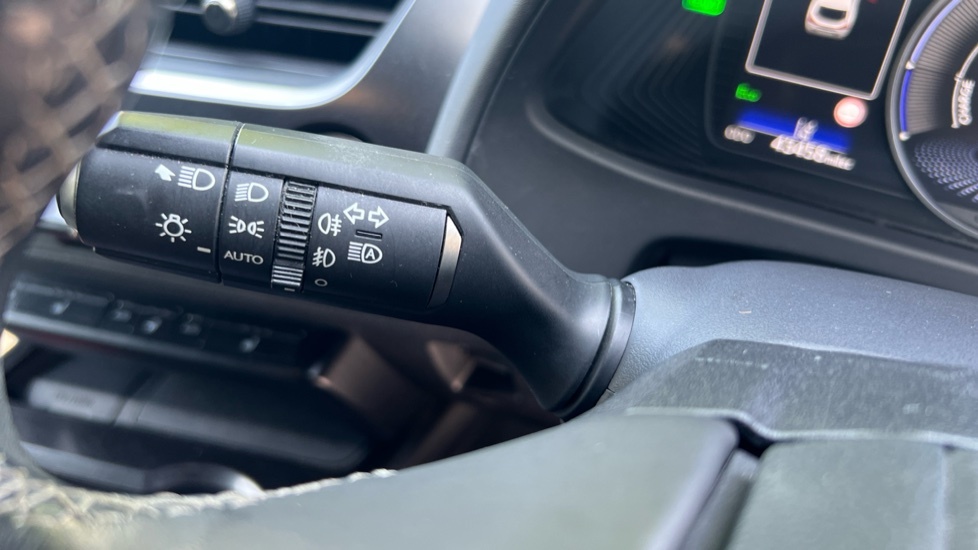 Lexus UX 250H E4 2.0 F-sport Cvt Premium Plussunroof Silver #48