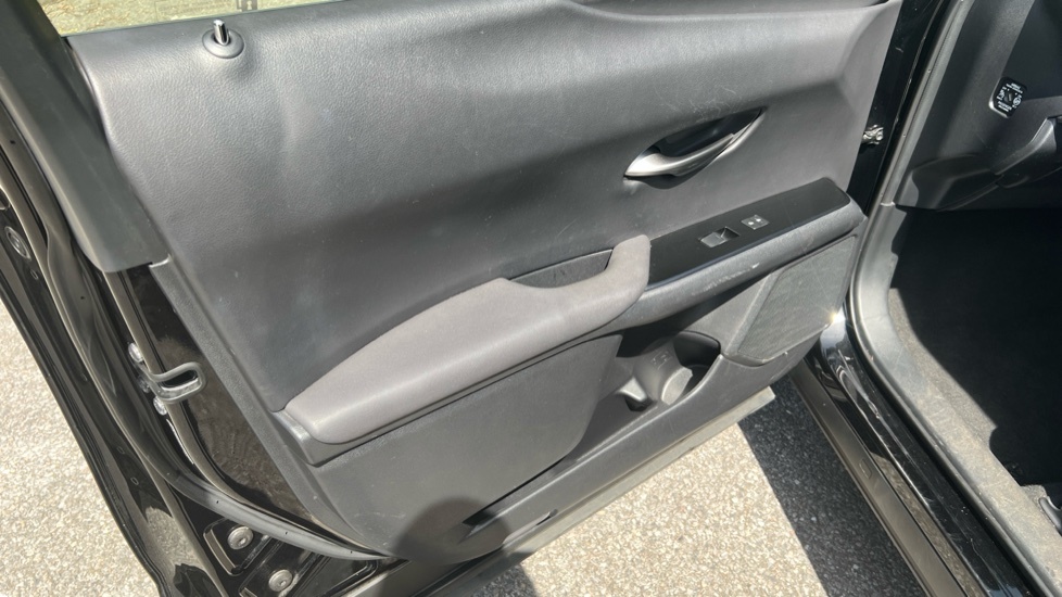 Lexus UX 250H E4 2.0 F-sport Cvt Premium Plussunroof Silver #40