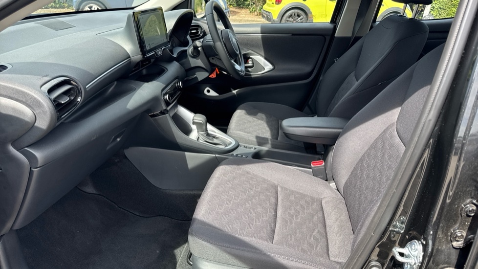 Toyota Yaris 1.5 Vvt-h Icon E-cvt Euro 6 Ss Black #5