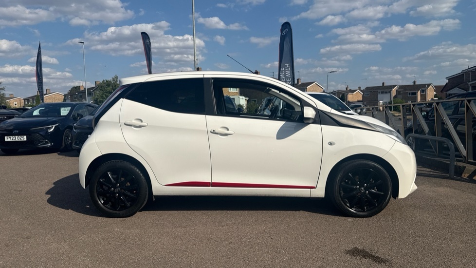 Toyota Aygo 1.0 Vvt-i X-play Euro 6 Red #23