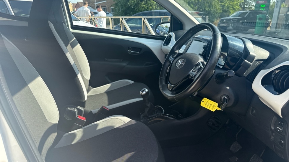Toyota Aygo 1.0 Vvt-i X-play Euro 6 Red #12