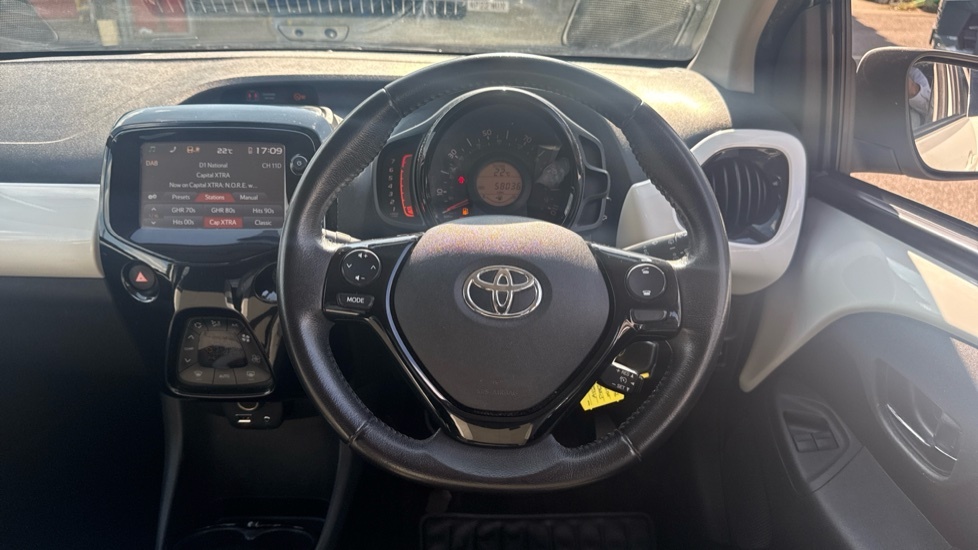 Toyota Aygo 1.0 Vvt-i X-play Euro 6 Red #7