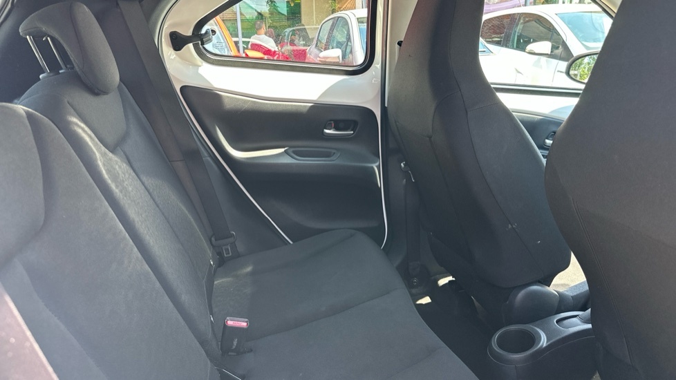 Toyota Aygo X 1.0 Vvt-i Pure Euro 6 Ss White #8