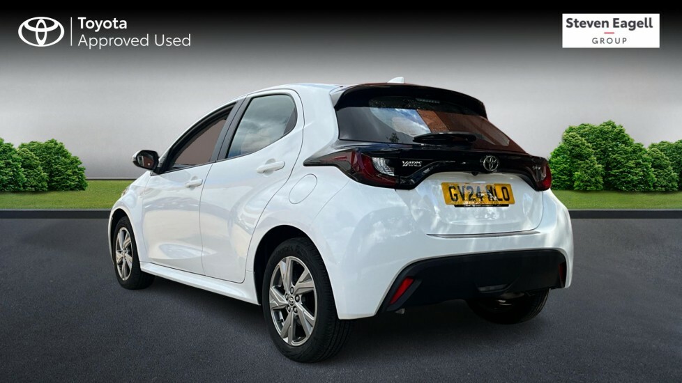 Toyota Yaris 1.5 Vvt-h Icon E-cvt Euro 6 Ss White #4