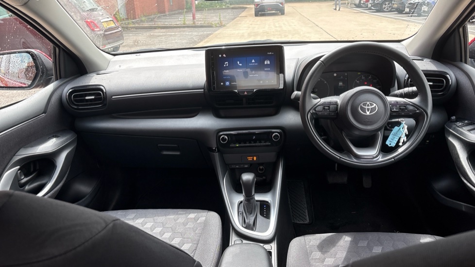 Toyota Yaris 1.5 Vvt-h Icon E-cvt Euro 6 Ss LR75PLX Red #6