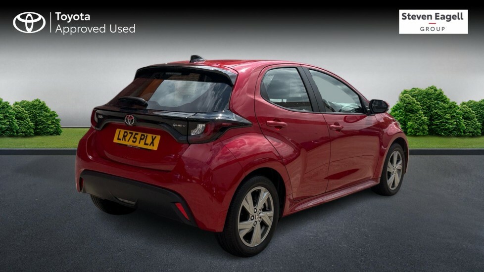 Toyota Yaris 1.5 Vvt-h Icon E-cvt Euro 6 Ss LR75PLX Red #2