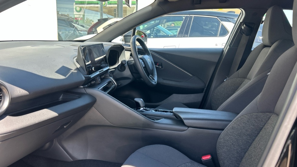 Toyota C-Hr 1.8 Vvt-h Icon Suv Hybrid Cvt Euro 6 S FM25HVA Black #5
