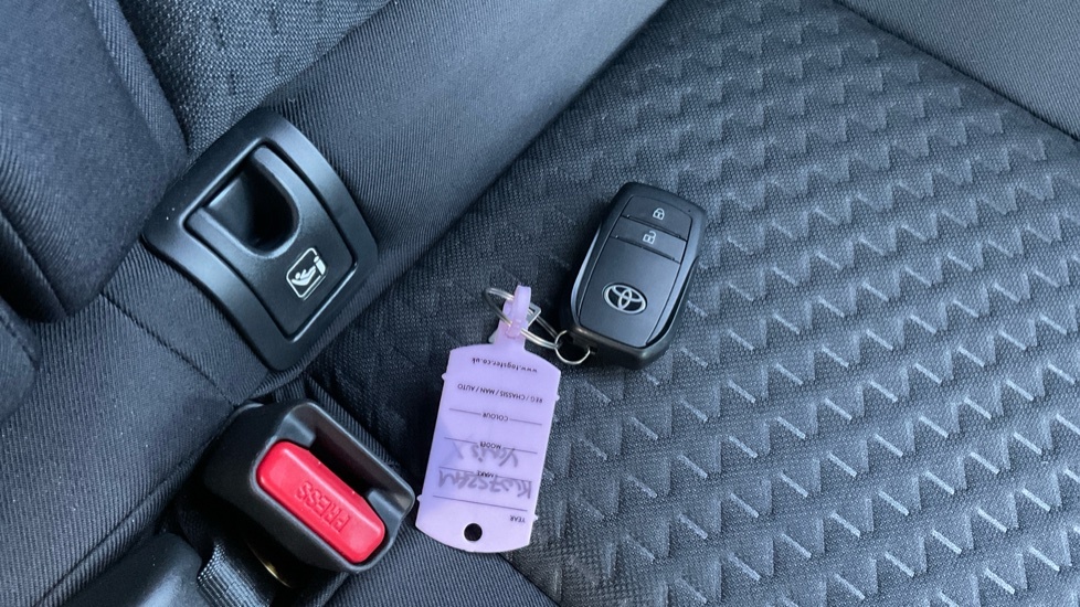 Toyota Yaris Cross Gr Sport #28