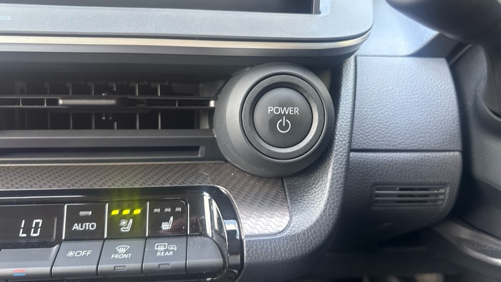 Toyota Prius 2.0 13.6Kwh Design Cvt Euro 6 Ss Silver #16