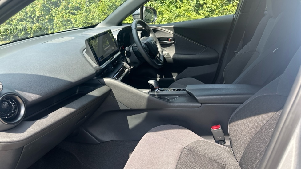 Toyota C-Hr 1.8 Vvt-h Design Cvt Euro 6 Ss FL75OZO Silver #5