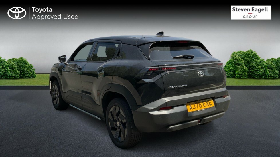 Toyota Urban Cruiser 61Kwh Design Black #4
