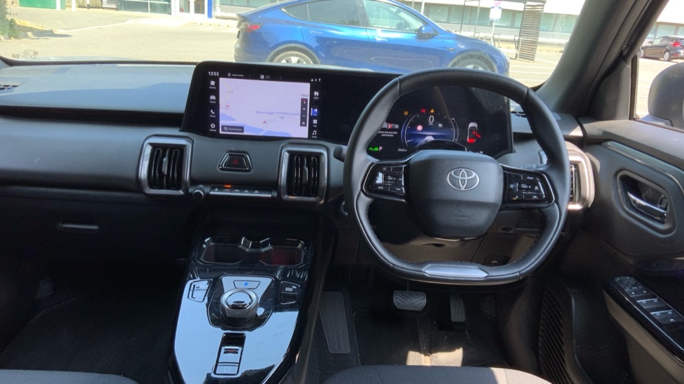Toyota Urban Cruiser 61Kwh Design Black #6