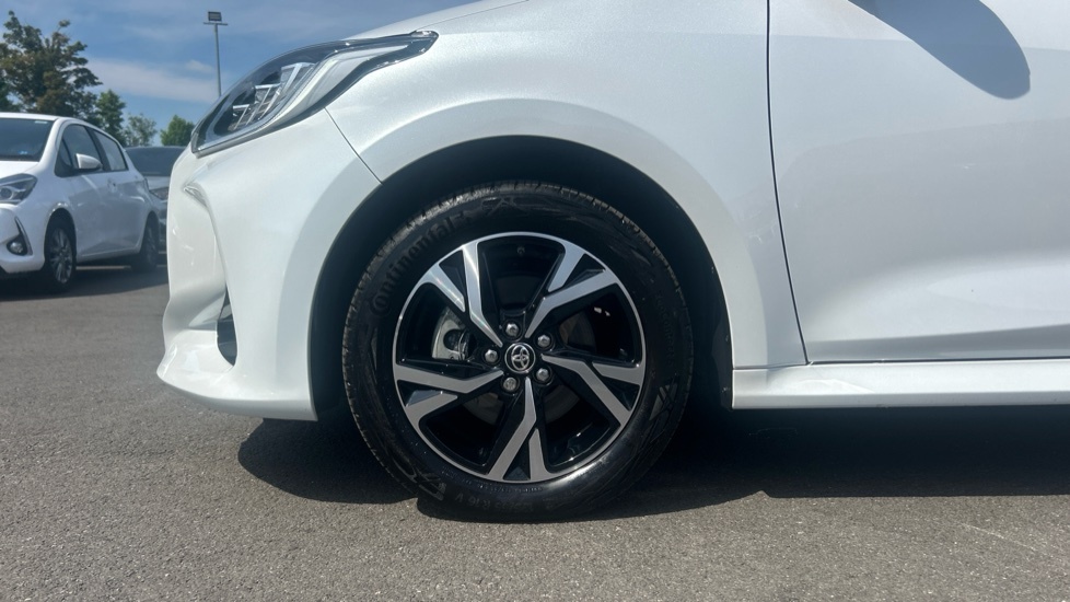 Toyota Yaris 1.5 Vvt-h Gr Sport Hatchback Hybrid E-c White #24