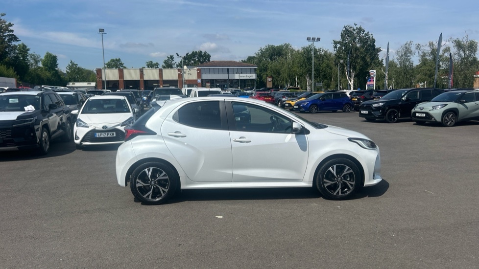 Toyota Yaris 1.5 Vvt-h Gr Sport Hatchback Hybrid E-c White #22