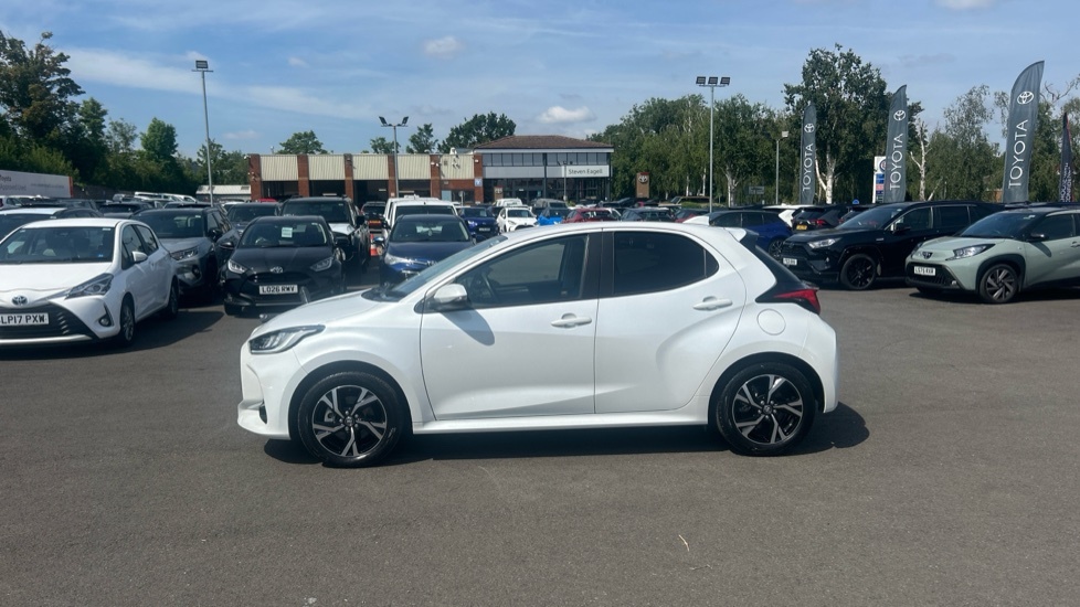 Toyota Yaris 1.5 Vvt-h Gr Sport Hatchback Hybrid E-c White #23