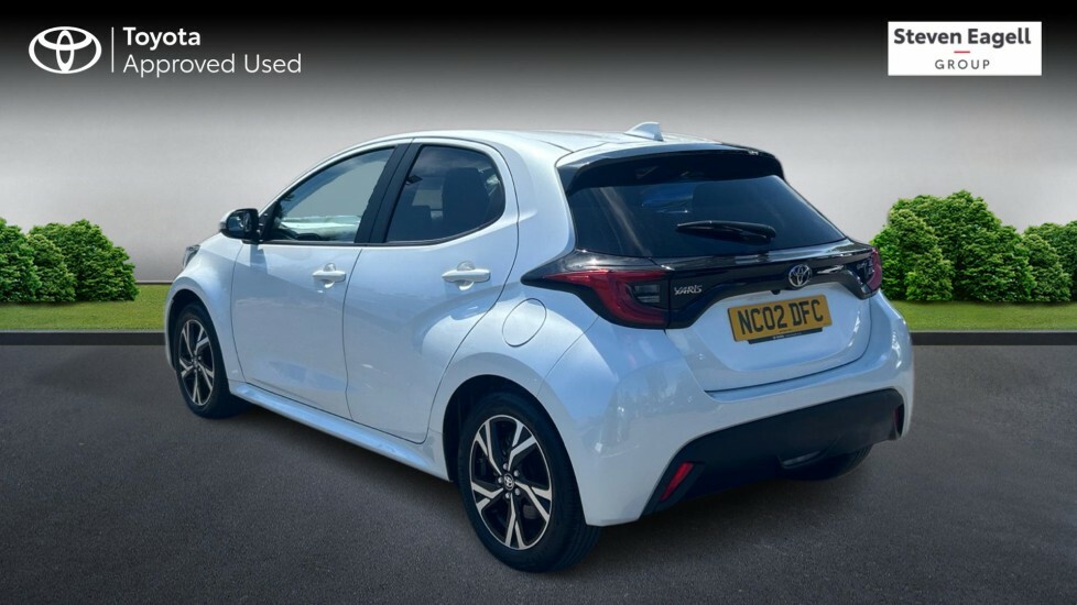 Toyota Yaris 1.5 Vvt-h Design E-cvt Euro 6 Ss White #4