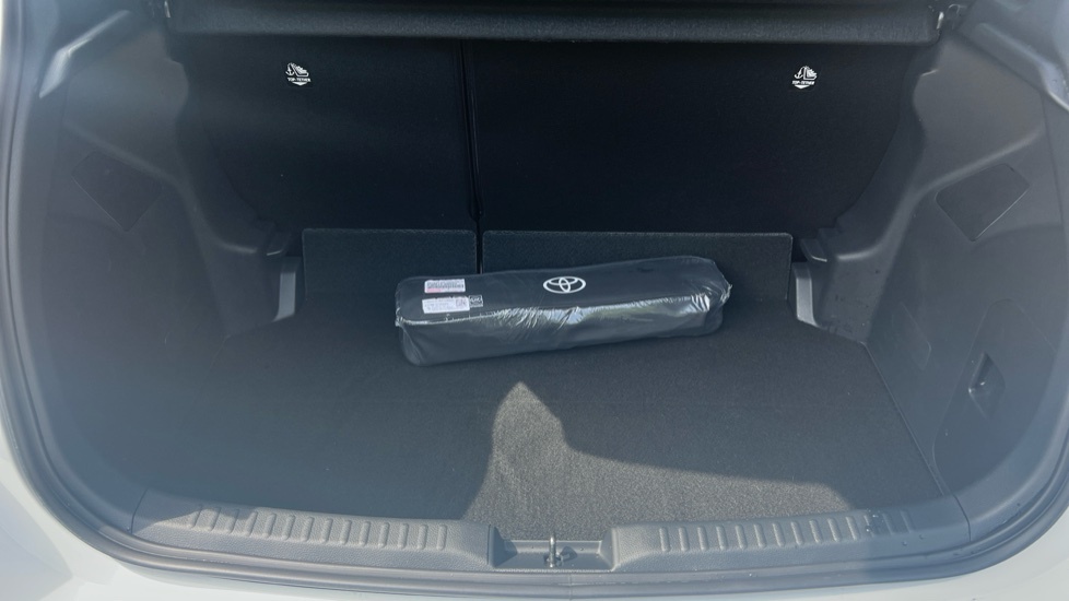 Toyota Yaris 2026 Toyota Yaris Icon 1.5 Hybrid Cvt Grey #13