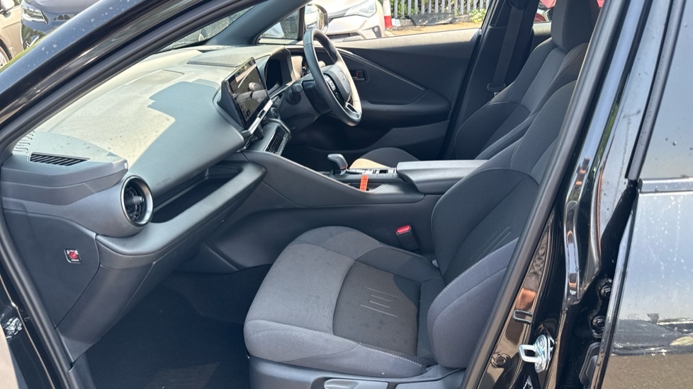 Toyota C-Hr 1.8 Vvt-h Design Cvt Euro 6 Ss Black #5