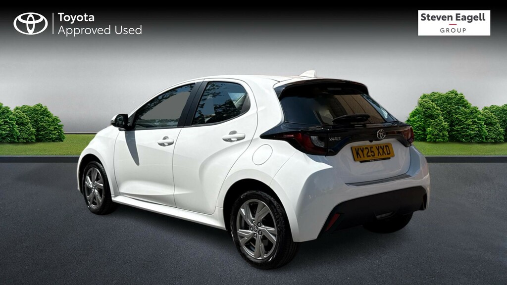 Toyota Yaris 1.5 Vvt-h Icon Hatchback Hybrid E-cvt E White #4