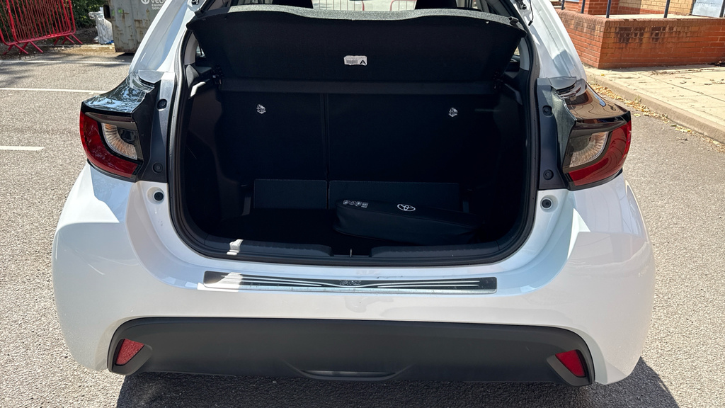 Toyota Yaris 1.5 Hybrid 130 Gr Sport Cvt Safetybi-tone Grey #13