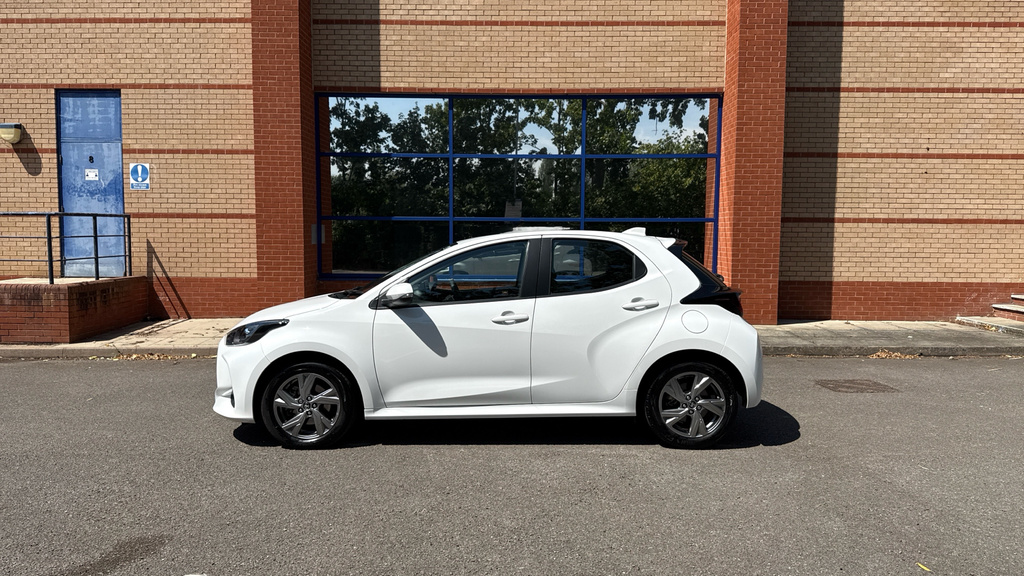 Toyota Yaris 1.5 Hybrid 130 Gr Sport Cvt Safetybi-tone Grey #24