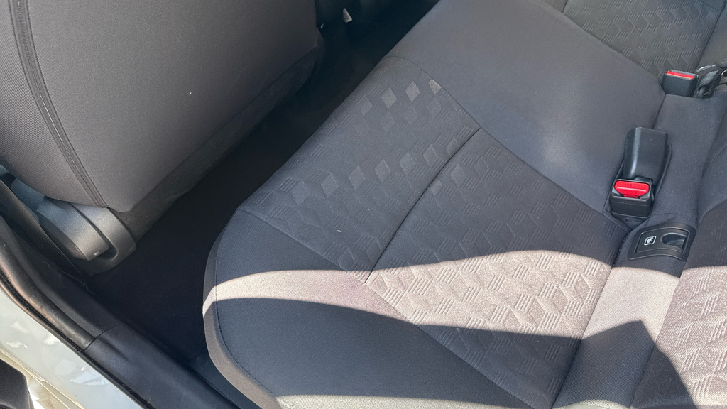 Toyota Yaris 1.5 Hybrid 130 Gr Sport Cvt Safetybi-tone Grey #17