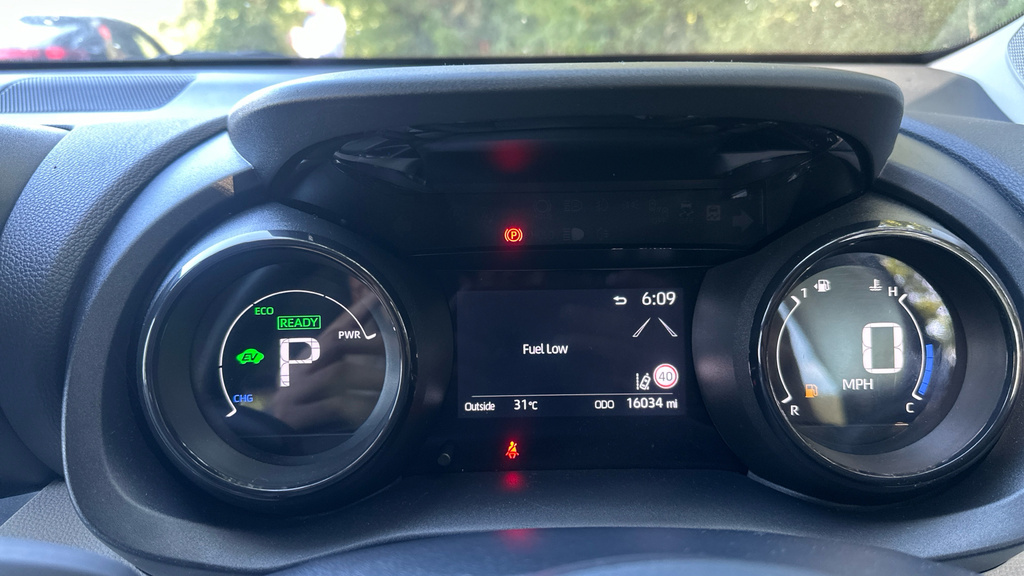 Toyota Yaris 1.5 Hybrid Gr Sport Cvt City Pack Black #11