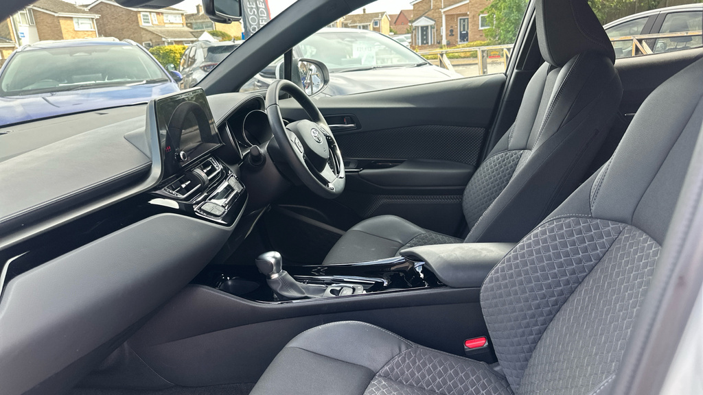Toyota C-Hr 2.0 Vvt-h Gpf Design Suv Hybrid Cvt Eur White #5