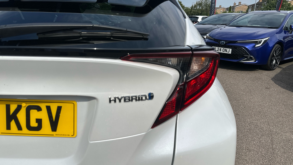Toyota C-Hr 1.8 Hybrid Gr Sport Cvt White #21