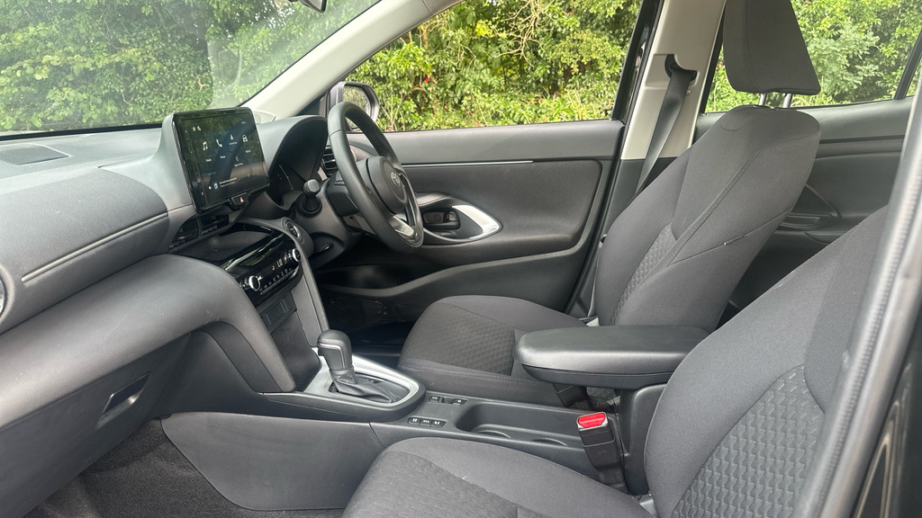 Toyota Yaris Cross 1.5 Vvt-h Icon E-cvt Euro 6 Ss Black #5