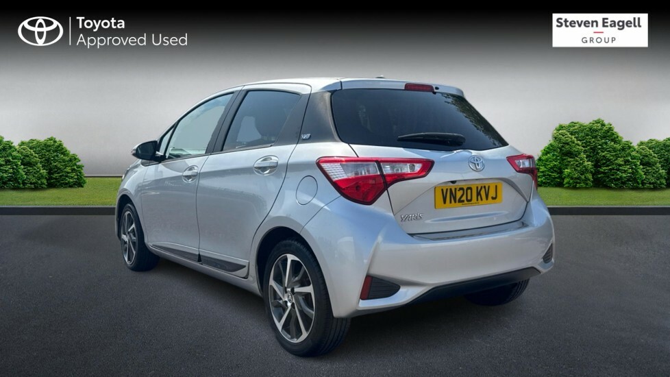 Toyota Yaris 1.5 Vvt-i Y20 Bi-tone Euro 6 Silver #4