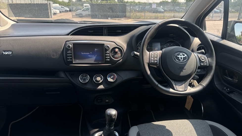 Toyota Yaris 1.5 Vvt-i Y20 Bi-tone Euro 6 Silver #6