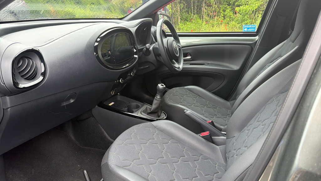 Toyota Aygo X 1.0 Vvt-i Exclusive Euro 6 Ss GK72FZC Green #5