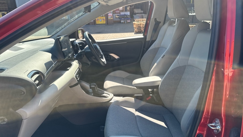 Toyota Yaris 1.5 Vvt-h Excel E-cvt Euro 6 Ss EO73WYF Red #5